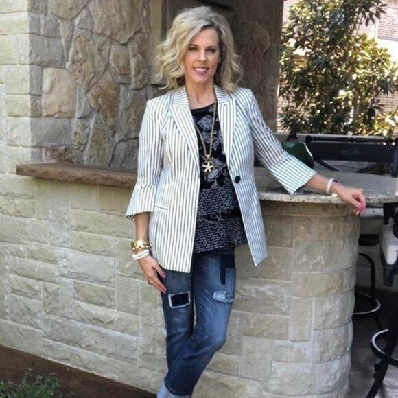 CAbi Women's White Navy Striped Bell Sleeve Blazer Jacket Size 2 Classy Elegant - Picture 11 of 14